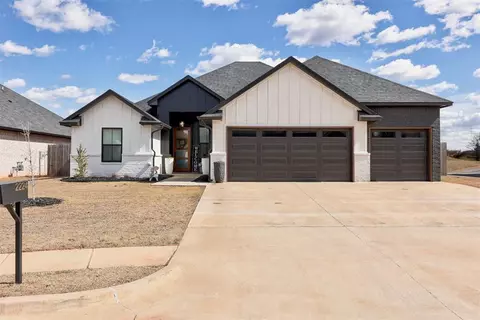 2224 Santa Monica St, Edmond, OK 73034