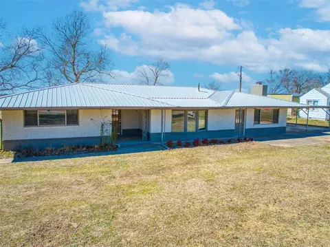 2323 N Jim Thorpe Blvd, Prague, OK 74864