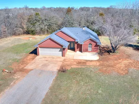 2827 SW 8th St, Blanchard, OK 73010