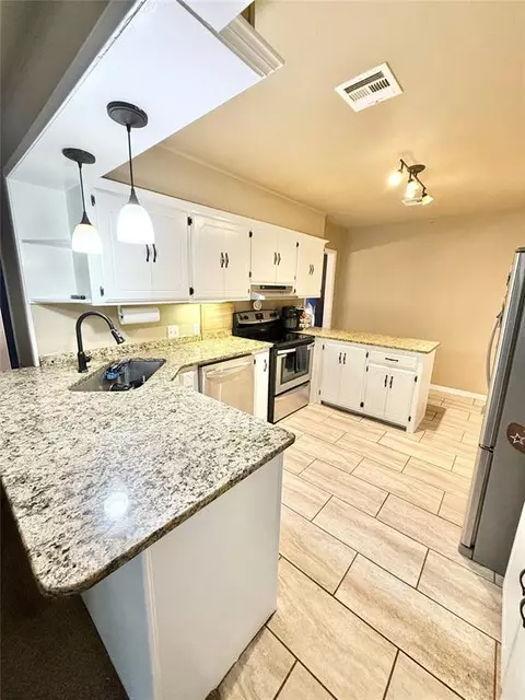 1013 E Cypress St, Altus, OK 73521 photo 4