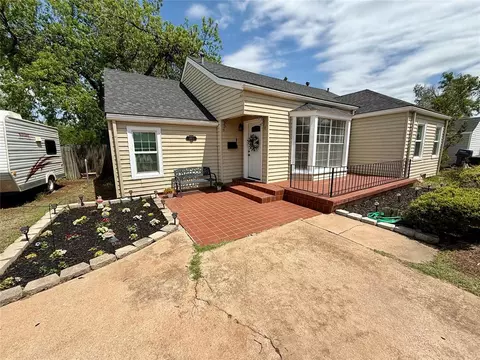 1013 E Cypress St, Altus, OK 73521 photo 2