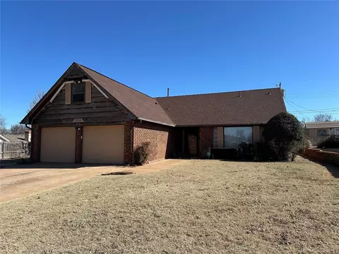1104 Live Oak Dr, Midwest City, OK 73110