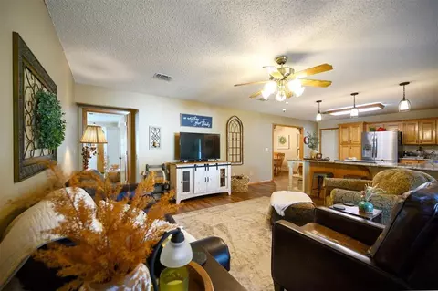 Living - 908 Circle Dr, Broken Bow, OK 74728 photo 2 of 2