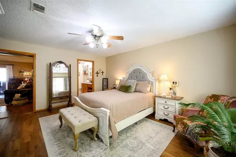 Bedroom - 908 Circle Dr, Broken Bow, OK 74728 photo 2 of 12