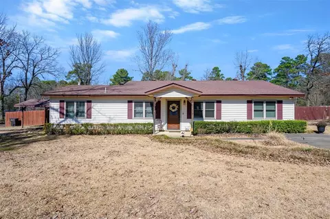 Exterior - 908 Circle Dr, Broken Bow, OK 74728 photo 4 of 13