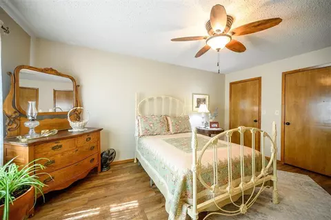 Bedroom - 908 Circle Dr, Broken Bow, OK 74728 photo 10 of 12