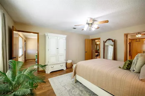 Bedroom - 908 Circle Dr, Broken Bow, OK 74728 photo 3 of 12