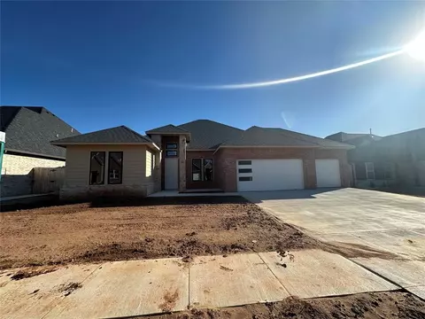 9316 NW 85th St, Yukon, OK 73099