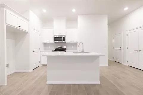 1101 SE 30th St, Moore, OK 73160