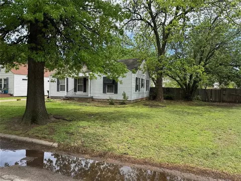 4308 N Redmond Ave, Bethany, OK 73008