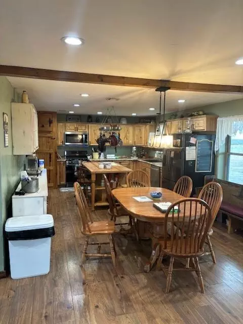 Kitchen - 354504 E 980 Rd, Prague, OK 74864 photo 1 of 4