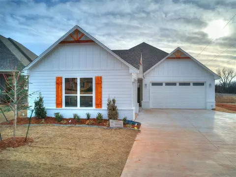 9052 NW 144th St, Yukon, OK 73099