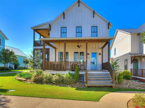 52 N Center Ln, Carlton Landing, OK 74432