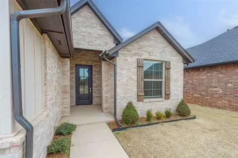 1219 Colonial Ave, Tuttle, OK 73089 photo 4