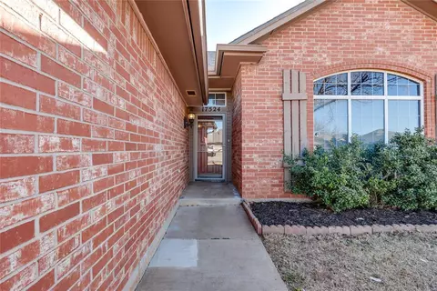 17524 Iron Ln, Edmond, OK 73012