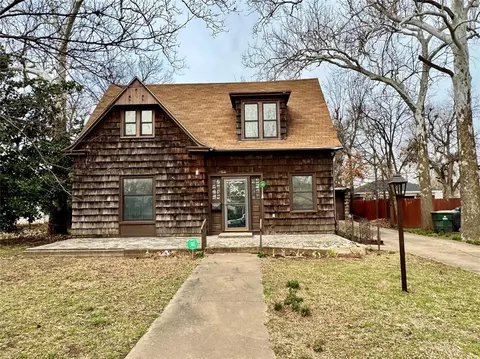 1014 S 8th St, Chickasha, OK 73018