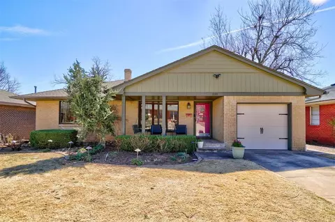 220 Tullahoma St, Edmond, OK 73034