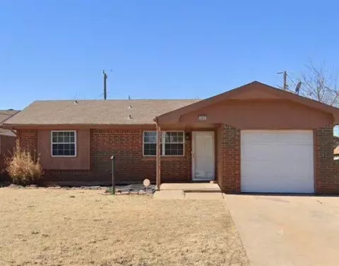 709 S Meadow Ln, Mustang, OK 73064