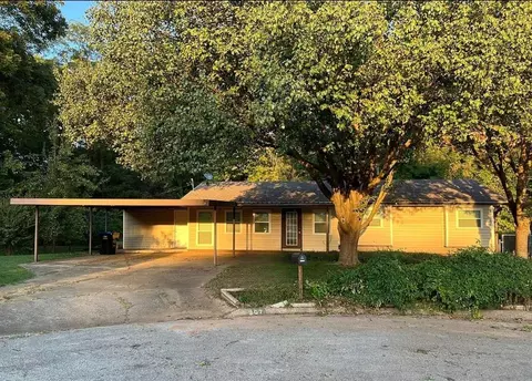 907 Susan Dr, Noble, OK 73068