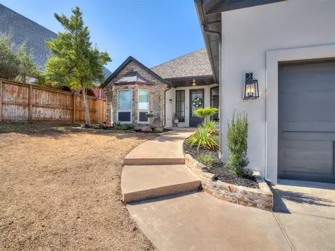 16637 Little Leaf Ln, Edmond, OK 73012