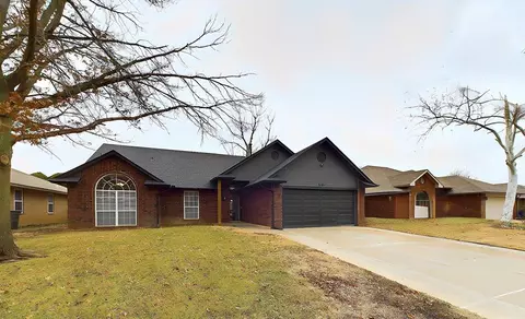 2101 Timberview Dr, Edmond, OK 73013