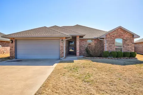 8004 Calm Water Dr, Oklahoma City, OK 73135