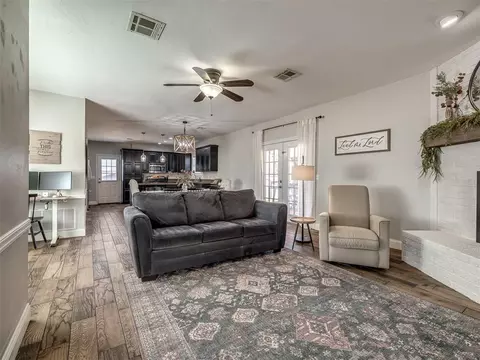220 Stonegate Dr, Guthrie, OK 73044 photo 8