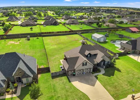 267 NE Harold Dr, Piedmont, OK 73078