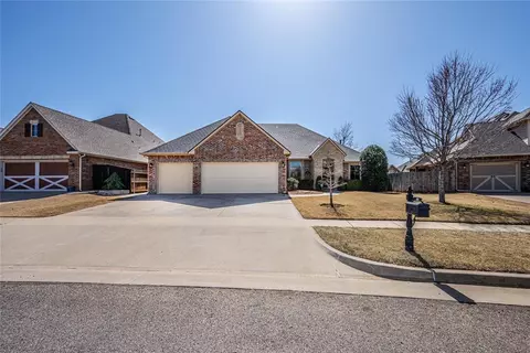 6016 NW 156th St, Edmond, OK 73013