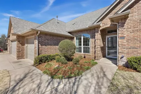 709 Hawks Lndg, Edmond, OK 73003