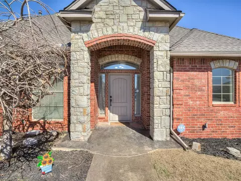 1801 SE 18th St, Moore, OK 73160