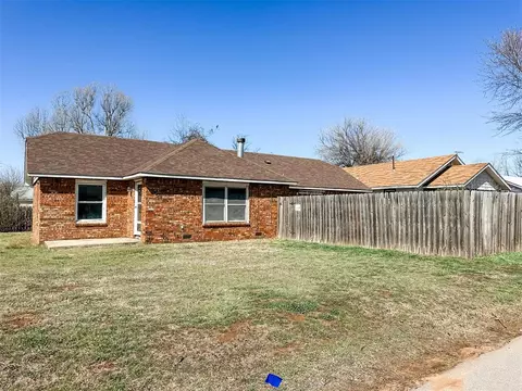 203 N 4th St, Cyril, OK 73029