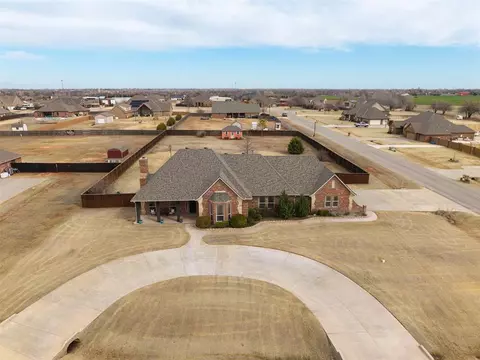 12609 SW 54th St, Mustang, OK 73064