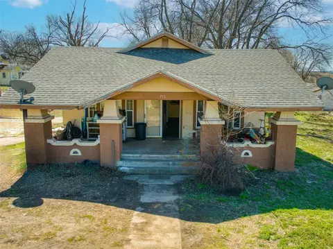 209 E Main, Prague, OK 74864