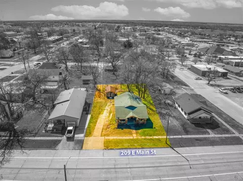 209 E Main, Prague, OK 74864 photo 4