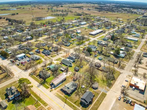 209 E Main, Prague, OK 74864 photo 7
