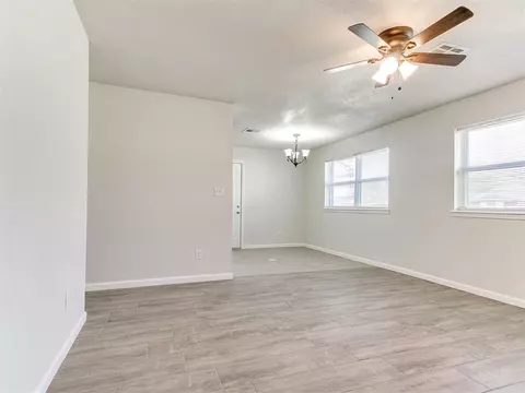 219 Stanton Dr, Norman, OK 73071 photo 4