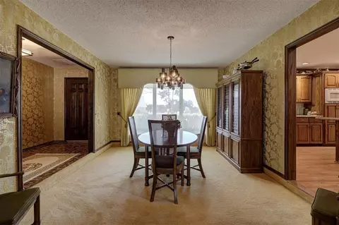 Dining - 1120 Par Ave, Guthrie, OK 73044 photo 2 of 2