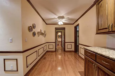 Entry Way - 1120 Par Ave, Guthrie, OK 73044 photo 2 of 3