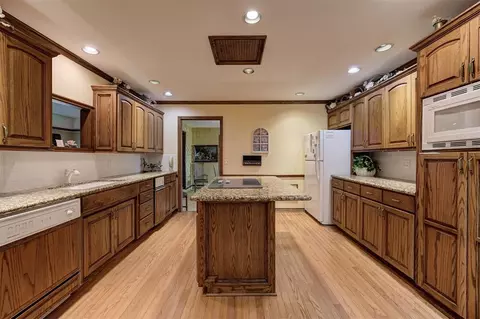 Kitchen - 1120 Par Ave, Guthrie, OK 73044 photo 2 of 4