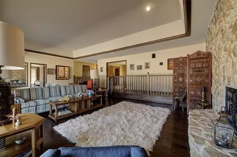 Living - 1120 Par Ave, Guthrie, OK 73044 photo 4 of 11