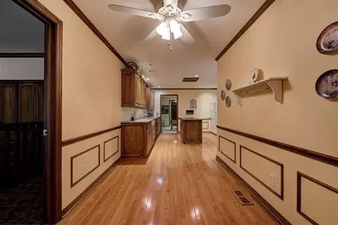 Entry Way - 1120 Par Ave, Guthrie, OK 73044 photo 1 of 3