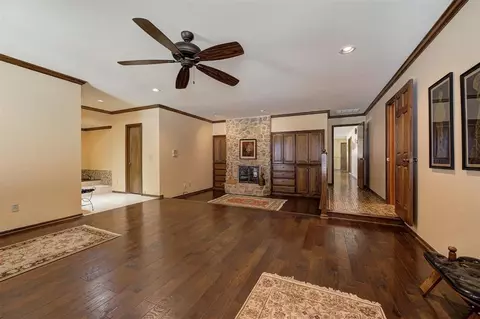 Living - 1120 Par Ave, Guthrie, OK 73044 photo 10 of 11