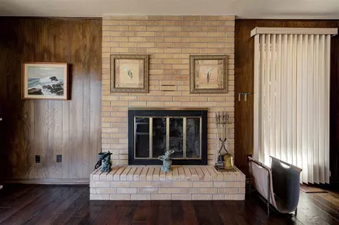 Living - 1120 Par Ave, Guthrie, OK 73044 photo 1 of 11