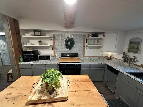 303 NE Avenue D, Idabel, OK 74745 photo 2