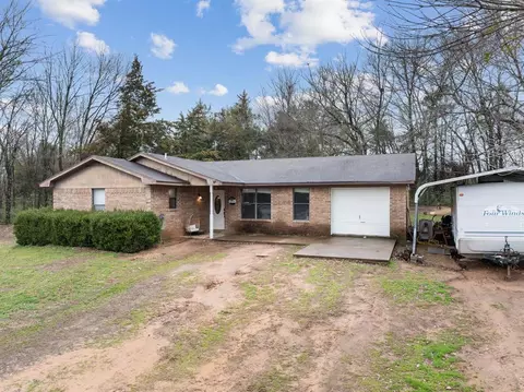1182 N 4237 Rd, Hugo, OK 74743