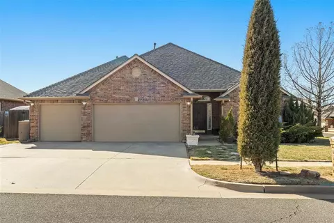 10329 Chancellor Dr, Yukon, OK 73099