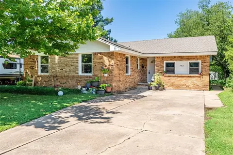 748 Highland Pkwy, Norman, OK 73069