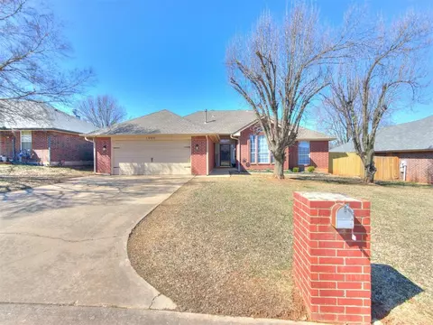 1909 Butterfield Trl, Choctaw, OK 73020