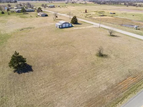 9604 Moffatt Rd, Lexington, OK 73051